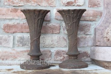 2 Vintage Jardinieren Kelche Vasen Gusseisen aus Frankreich